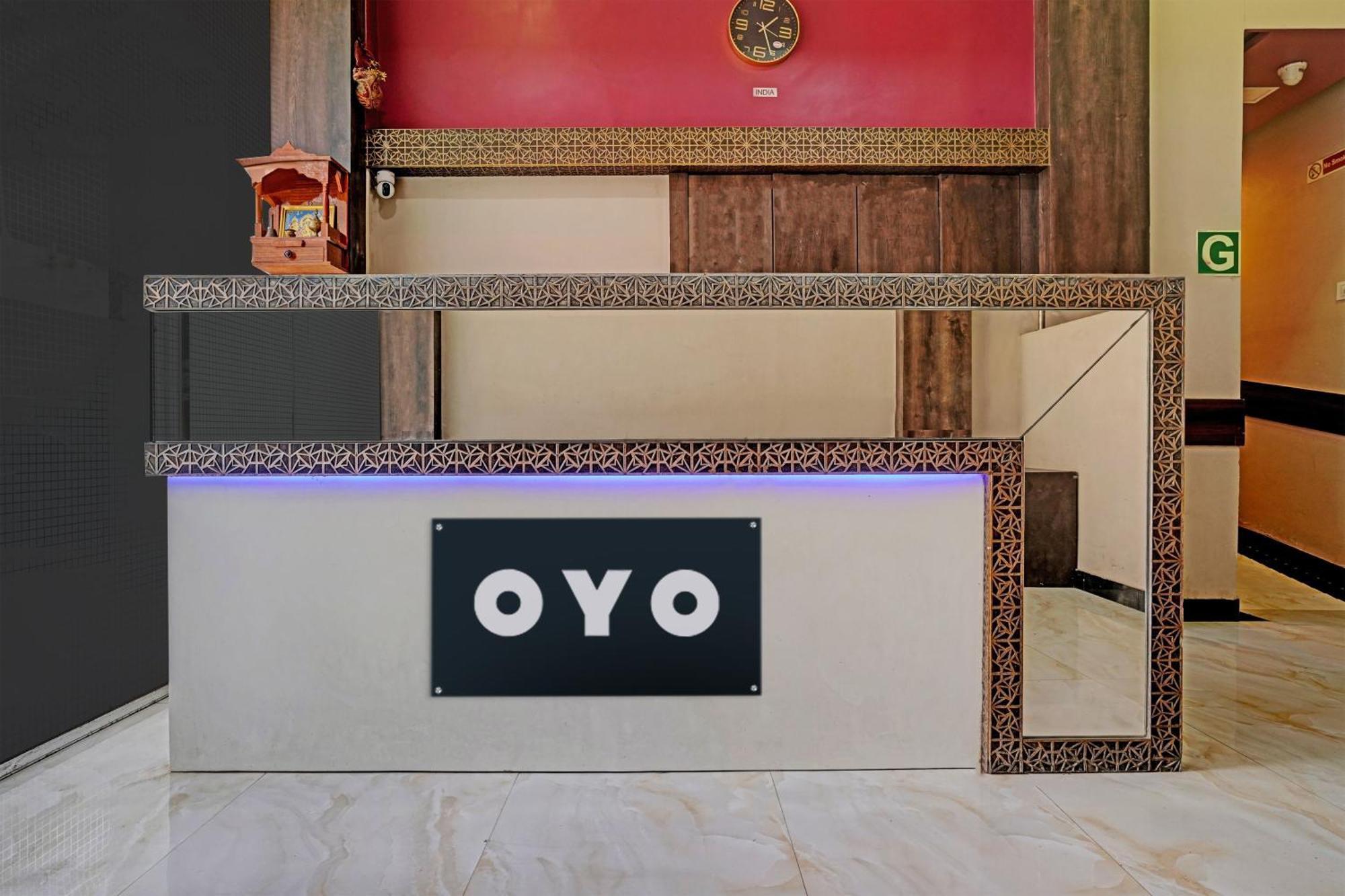 Oyo Blue Sapphire Residency Near Chhatrapati Shivaji International Airport 3*