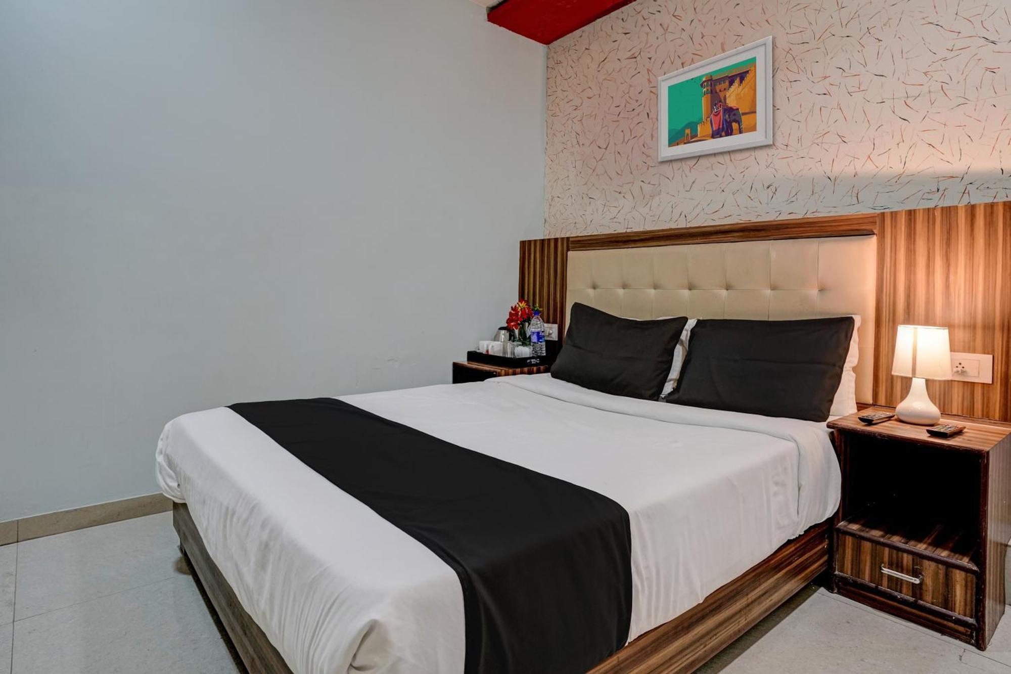 Oyo Blue Sapphire Residency Near Chhatrapati Shivaji International Airport Hotel 3*